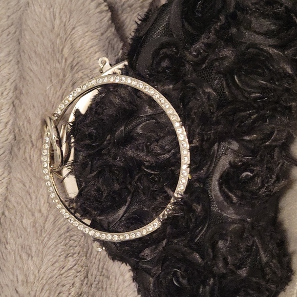 Small wrist black rose evening bag - Picture 2 of 4
